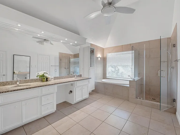 4422 Warwick Dr — Photo 26
