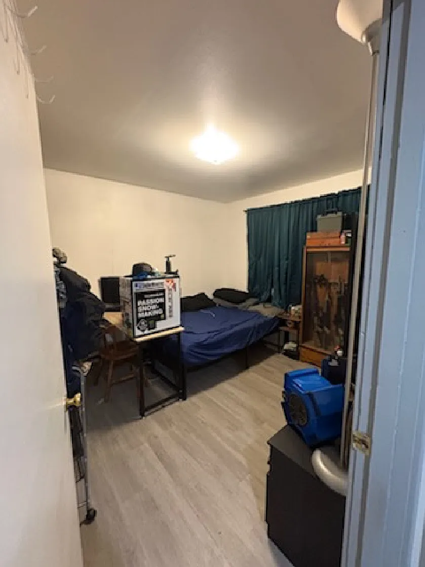 3 bed, 900 sqft, $1,200 — Photo 4