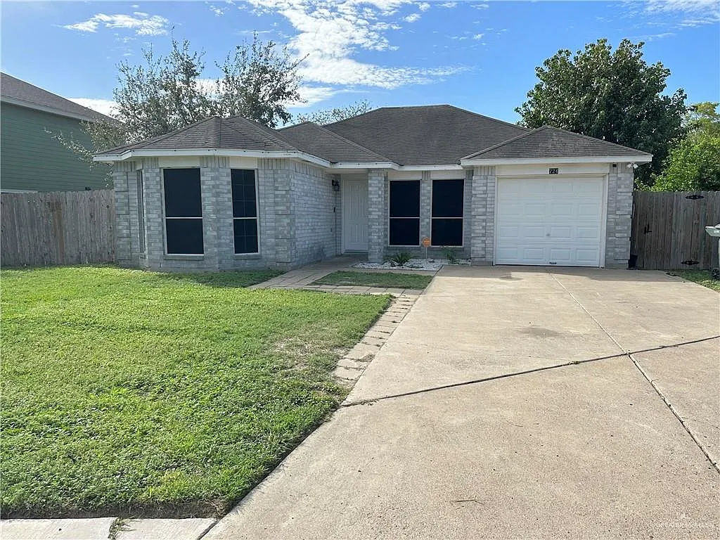 4 bed, 2.0 bath, 1379 sqft, $1,600 — Photo 2