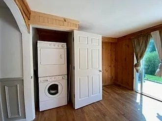 Laundry Room with washer/dryer
