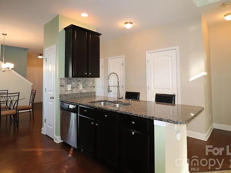 2090 Shady Pond Dr — Photo 5