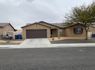 2229 Falcon Dr, Barstow, CA 92311