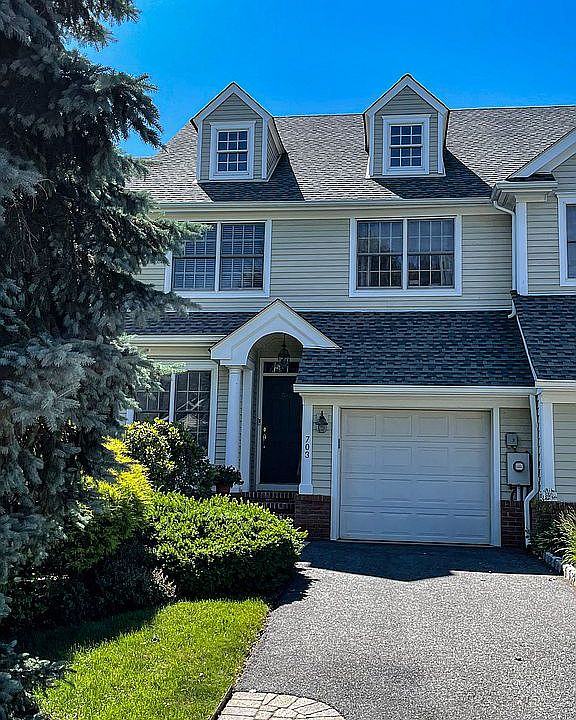 1st image of 703 Stonewall Ct