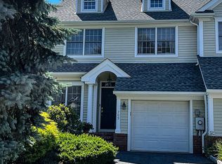 703 Stonewall Ct, Wyckoff, NJ 07481