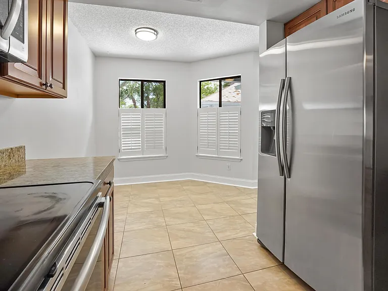 6215 SE Georgetown Pl — Photo 9