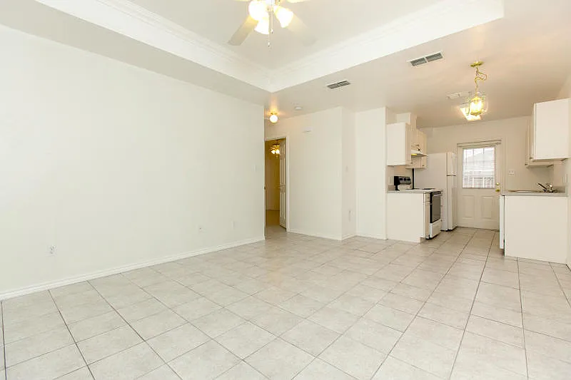 1 bed, 582 sqft, $1,031 — Photo 3