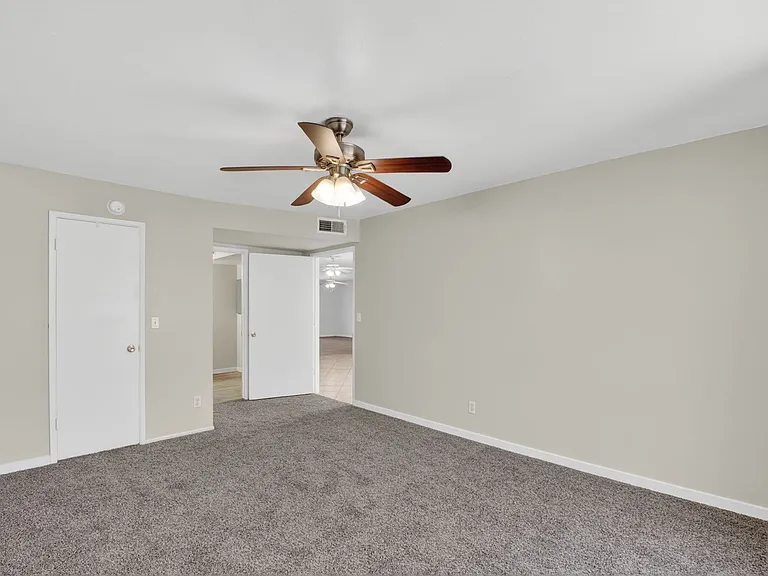 517 W Duke Dr — Photo 23