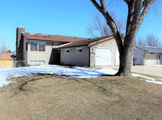 1512 Eckerson Dr, Worthington, MN 56187