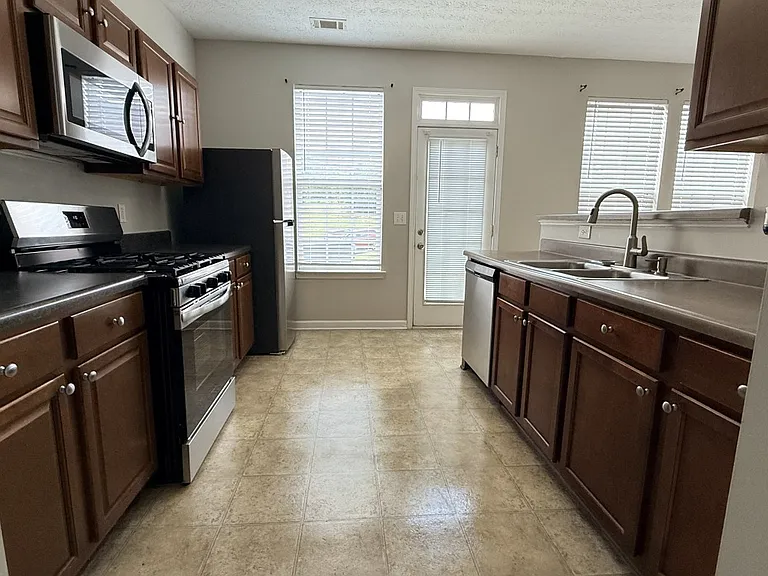 5361 Paramount View Way — Photo 13