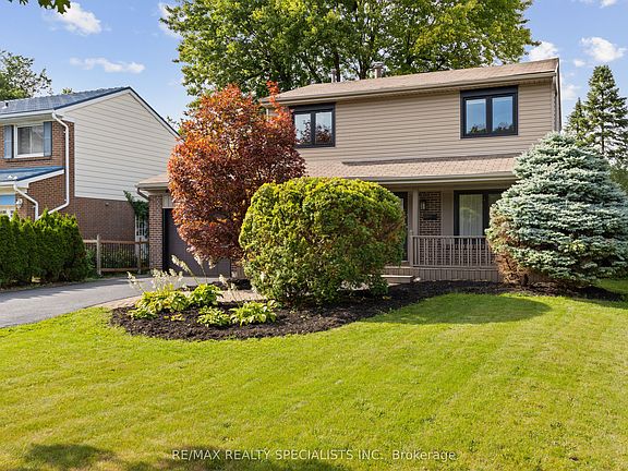 4th image of 10 Lorraine Cres