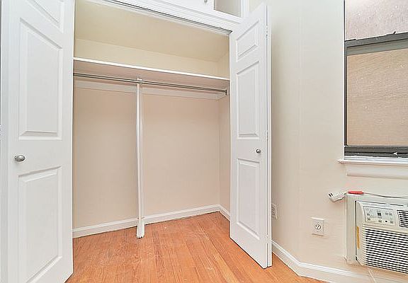 5th image of 306 E 91st St APT 6d