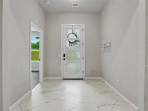 5th image of 16113 SE 82nd St