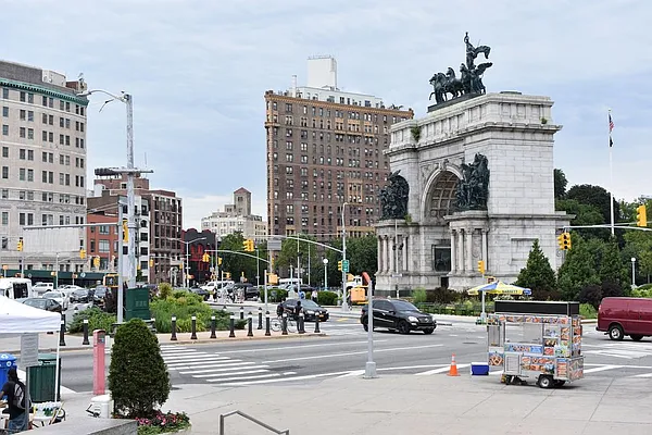 Rented by Bold New York | media 15