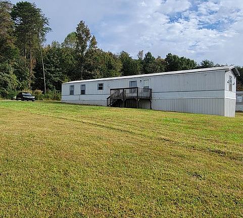 2nd image of 906 Legacy Ln
