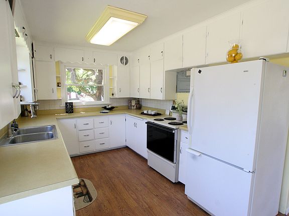 4th image of 307 Turner St NE