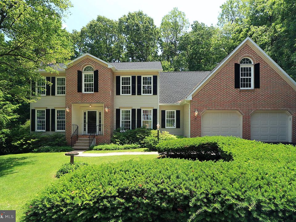 1st image of 634 Earl Dr