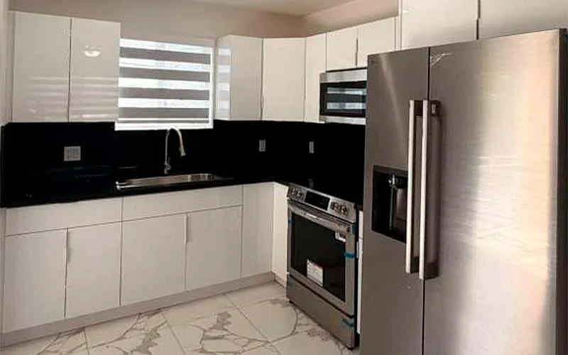 2 bed, 700 sqft, $2,200 — Photo 3