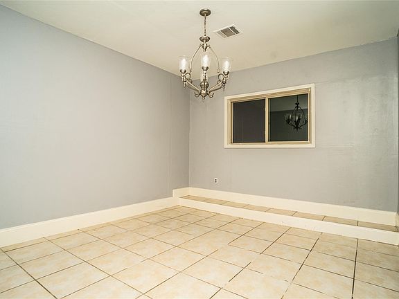 5th image of 4833 Hummingbird St