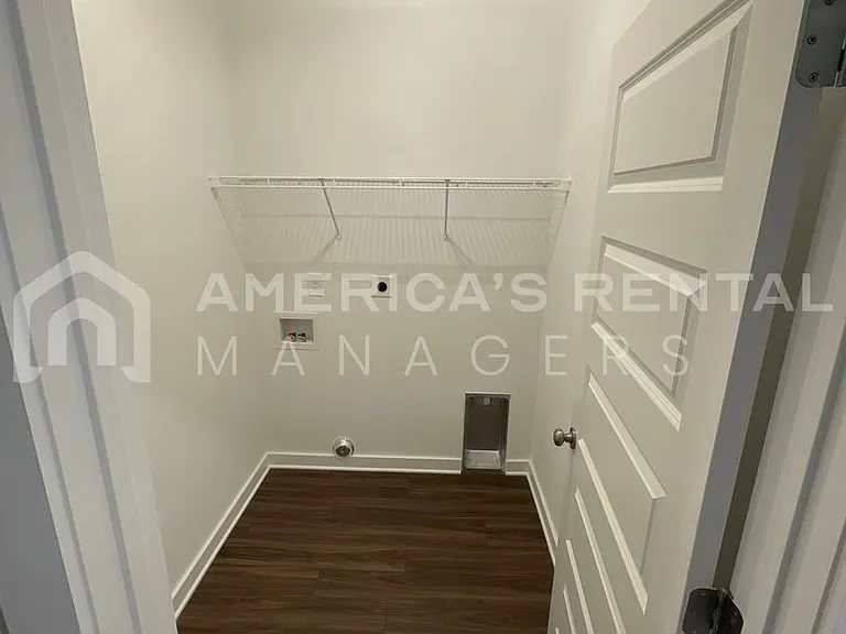 84 Victor Dr — Photo 10