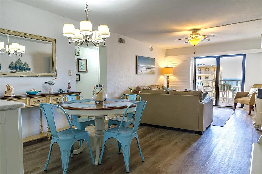 2 bed, 2.0 bath, 950 sqft, $4,250 — Photo 3
