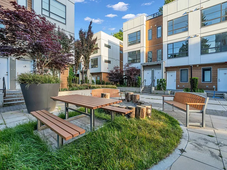 6338 King George Blvd #310 — Photo 27