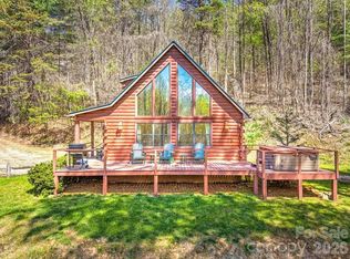 210 Chickadee Dr, Bryson City, NC 28713