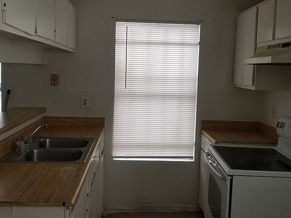 2nd image of 4214 Woodmanor Dr APT 1