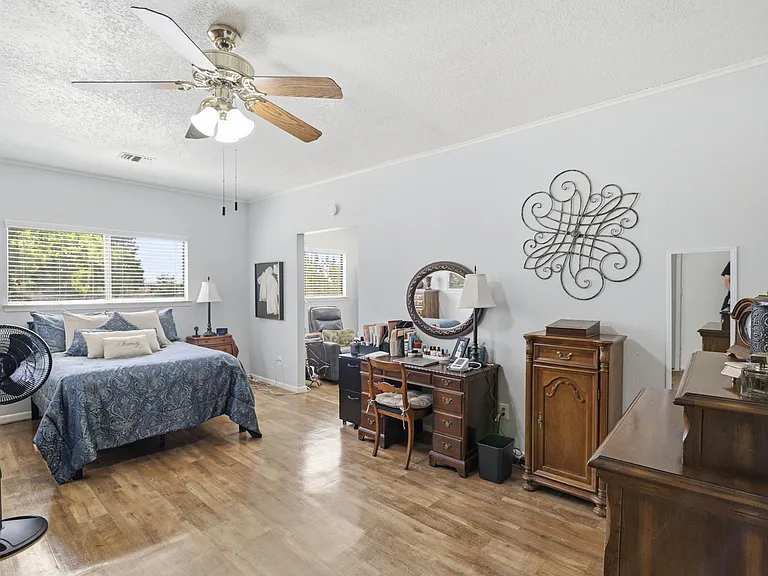 701 Oakland Hills Ln — Photo 24
