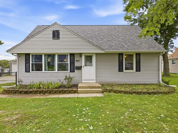 807 40th St SE, Cedar Rapids, IA 52403