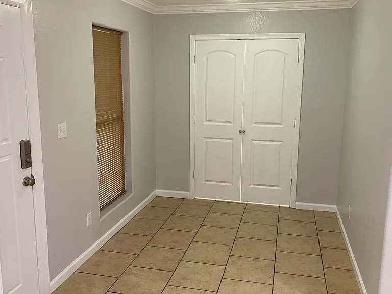 132 S Beverly Ave #132 — Photo 5