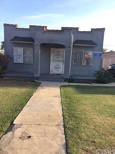 1st image of 1342 W 61st St