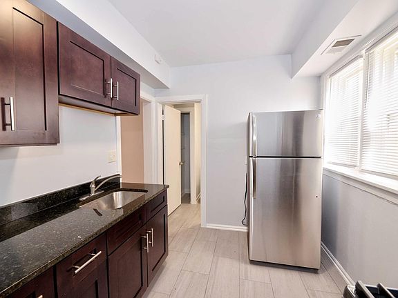 5th image of 6108 S Eberhart Ave #2