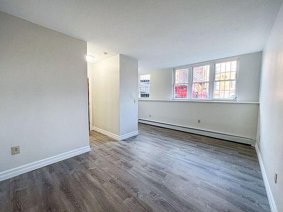 4th image of 322 Hudson St APT Bb3