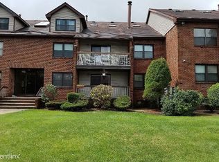 132 Beverly Hills Ter APT D, Woodbridge, NJ 07095