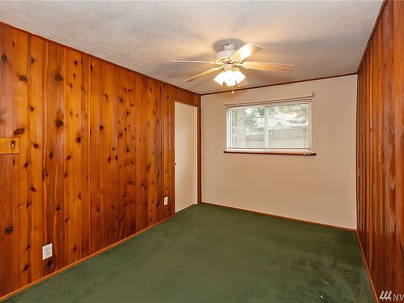 5th image of 1032 Peru Ave E