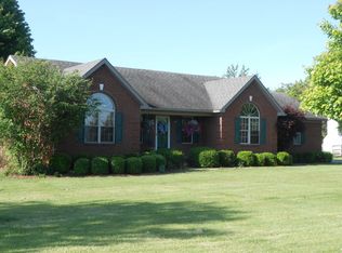 1111 Foxfire Rd, Bardstown, KY 40004