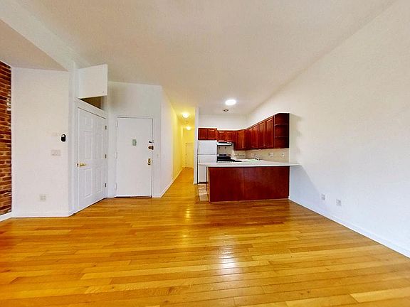 4th image of 52 W 120th St APT 3