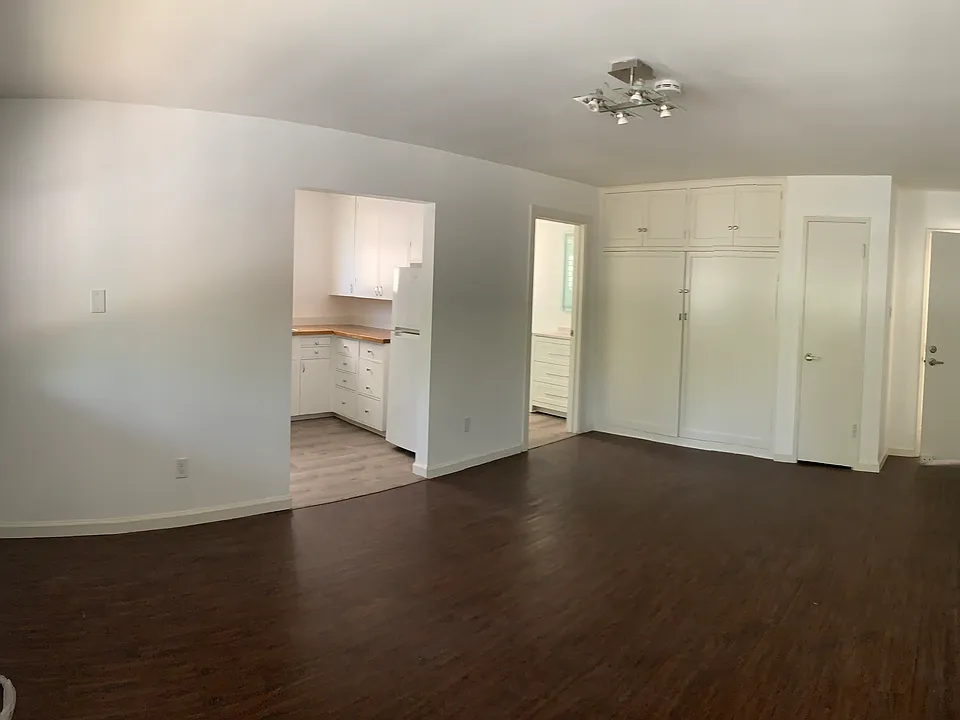 60 N Daisy Ave #2B