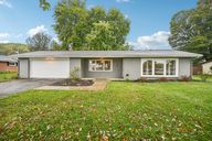 Country Club Dr-S0810-001.jpg