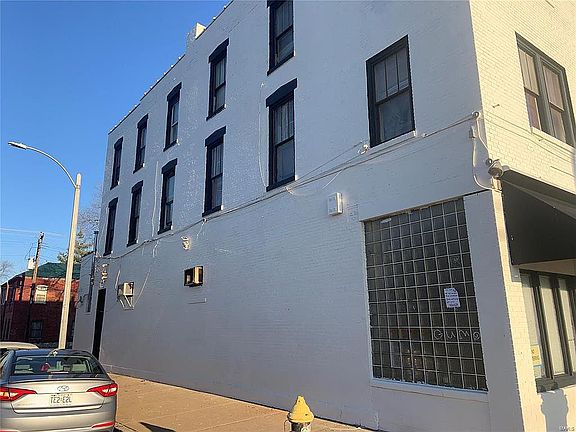 3rd image of 7427-7429 S Broadway