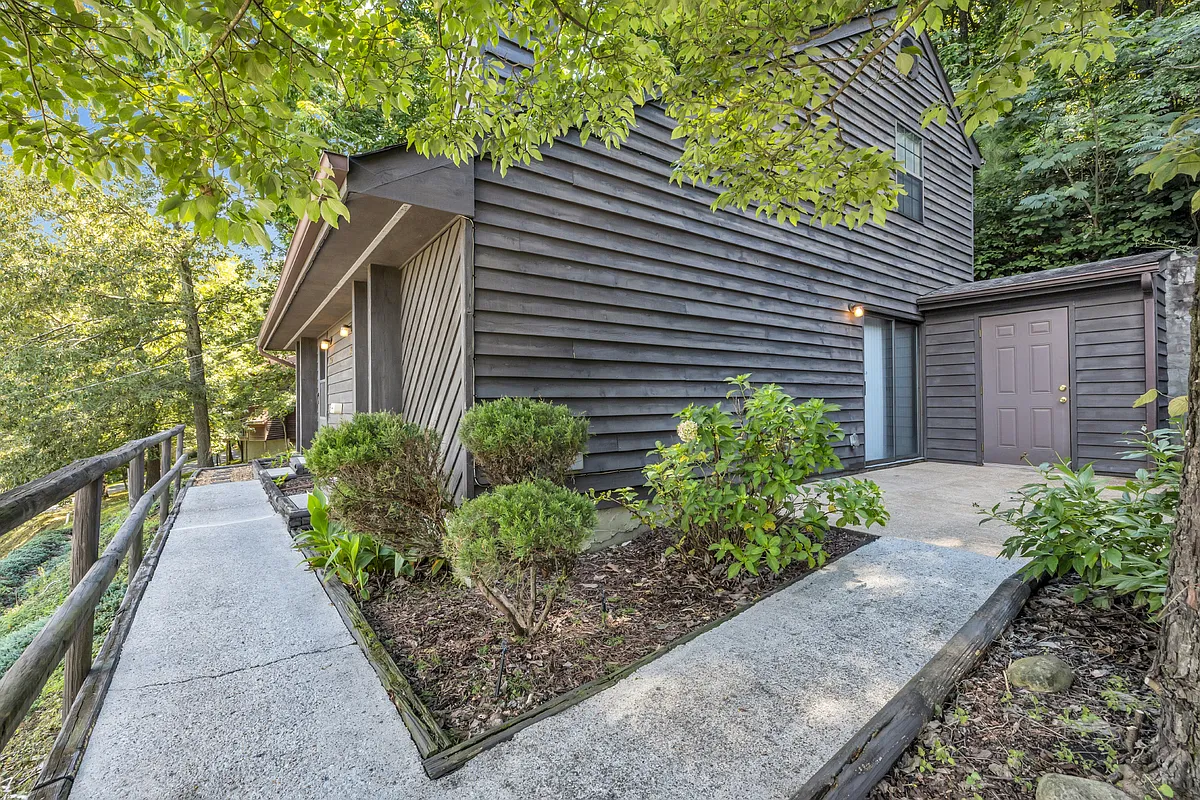 Building Photo - 3634 Monte Vista Dr