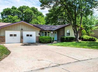 2212 Elco Cir, Manhattan, KS 66502