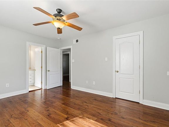 4th image of 6734-36 Catina St