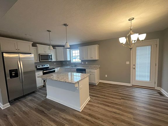 4th image of 505 White Dogwood Dr