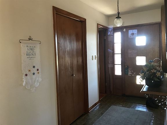 2nd image of 4084 Shorewood Dr