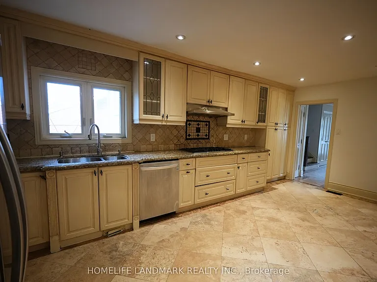 138 Newton Dr — Photo 13