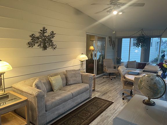 4th image of 1219 Caliente Ave #4591