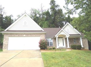 1263 Chateau Woods Dr, Saint Louis, MO 63135