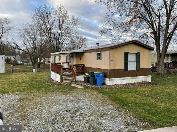 2733 Genna Cir, Dover, PA 17315