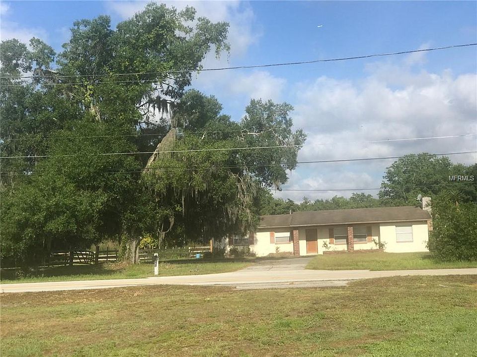 2nd image of 1754 Brooks Ln